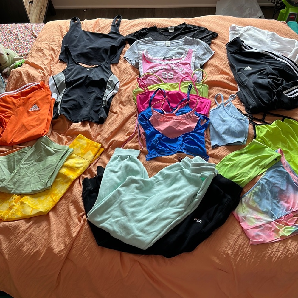 21 Piece Athleisure Bundle